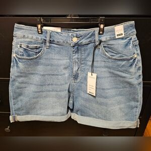 Judy Blue Off The Cuff High Waist Light Wash Denim Shorts Size 2x NWT